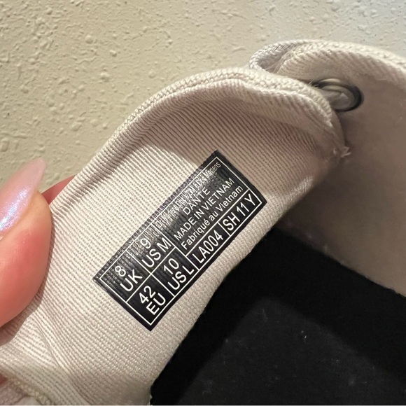 Dr. Martens Unisex Dante Canvas Oatmeal Sneakers Sz W 10 M 9 NEW - Picture 16 of 16